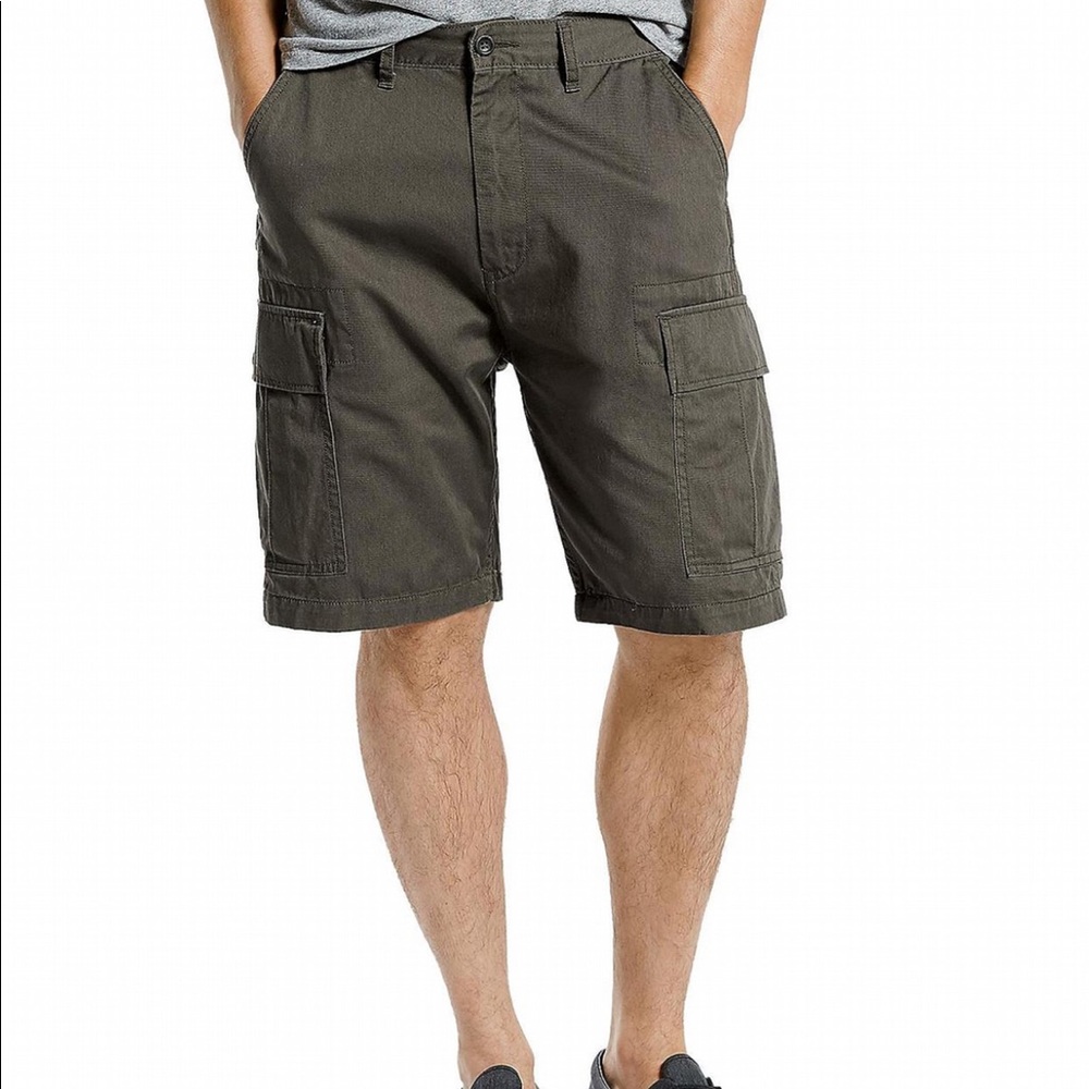 Levi’s men cotton carrier cargo shorts men’s sz 33 W